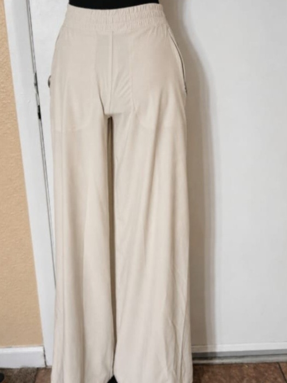 lululemon athletica Wide-Leg Jogger Pants in Cream